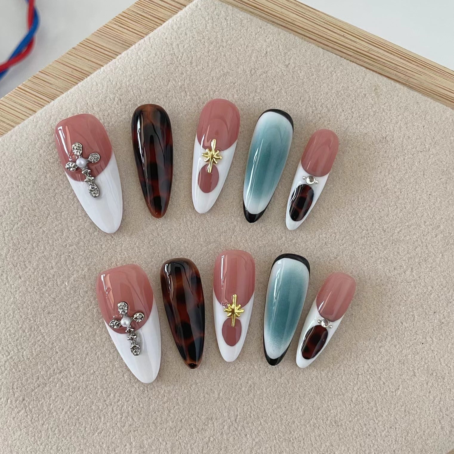 Autumn And Winter Blooming Hand-painted Maillard White Elegant High-end Long Handmade Wear Manicure