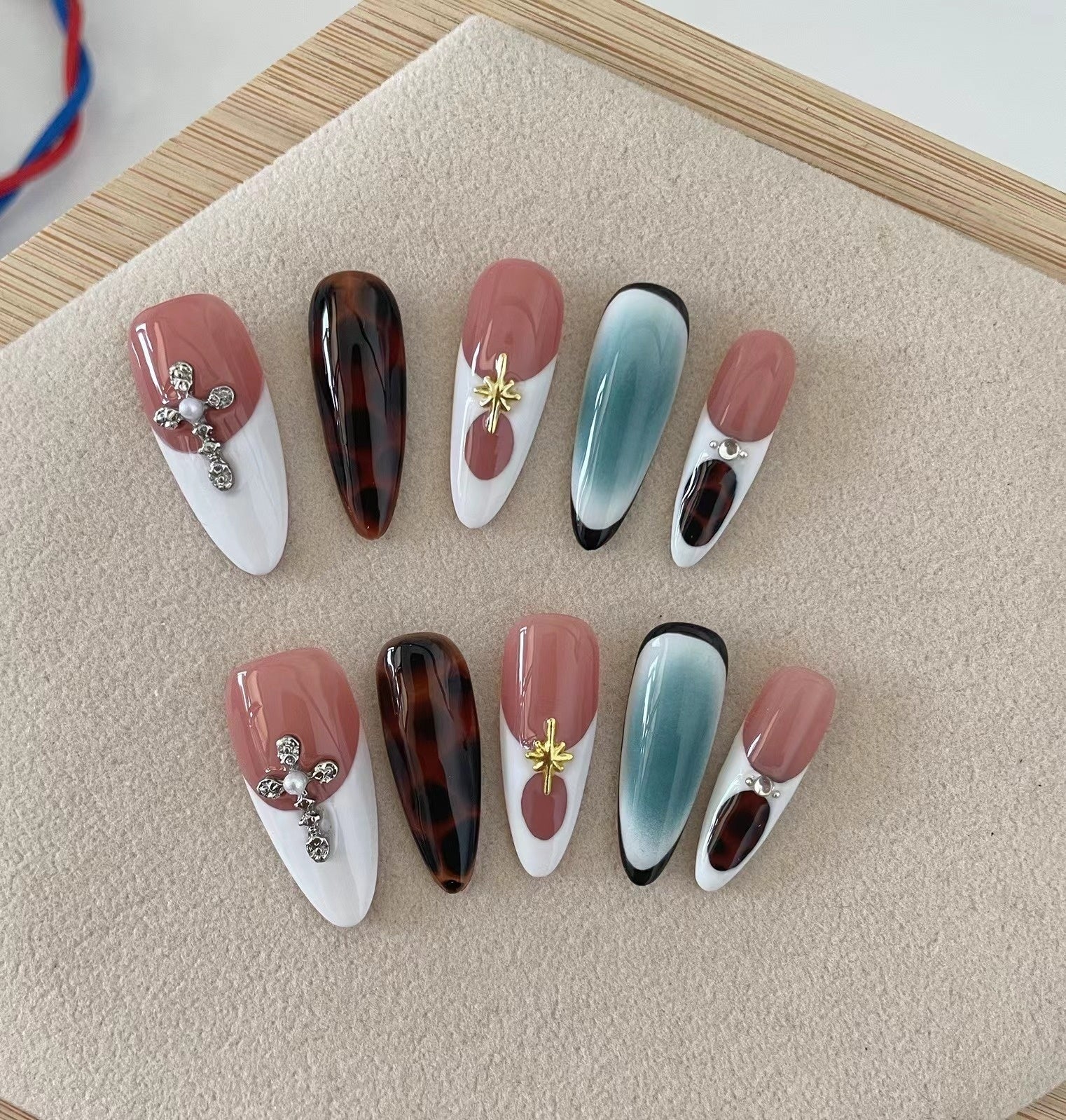 Autumn And Winter Blooming Hand-painted Maillard White Elegant High-end Long Handmade Wear Manicure